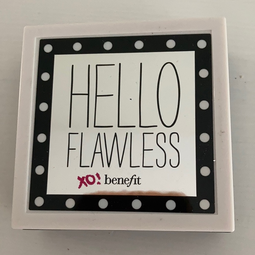 Benefits Hello Flawless Champagne